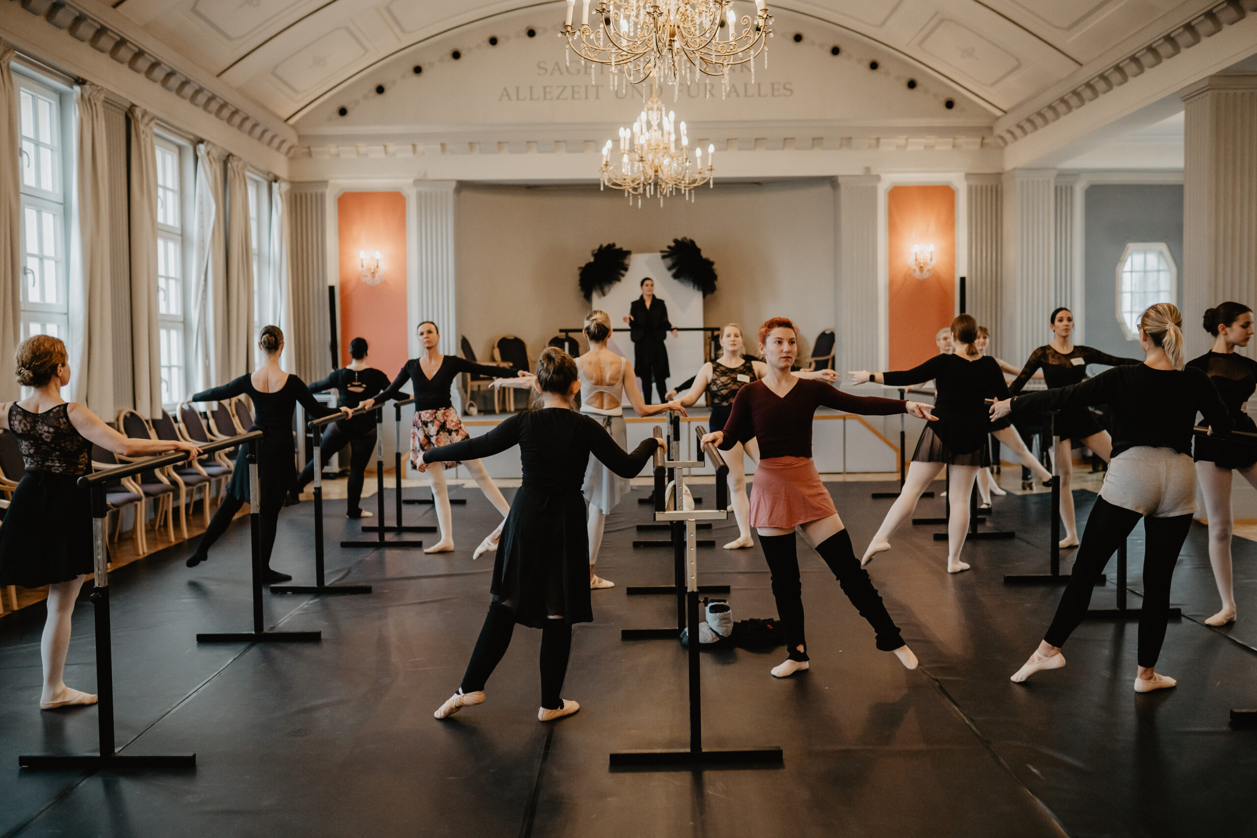 Ballettklasse im Schloss-Saal